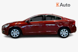 punainen Volvo S60 2013 kuva 5.