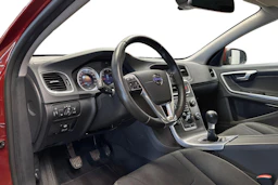 punainen Volvo S60 2013 kuva 6.