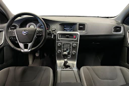 punainen Volvo S60 2013 kuva 7.