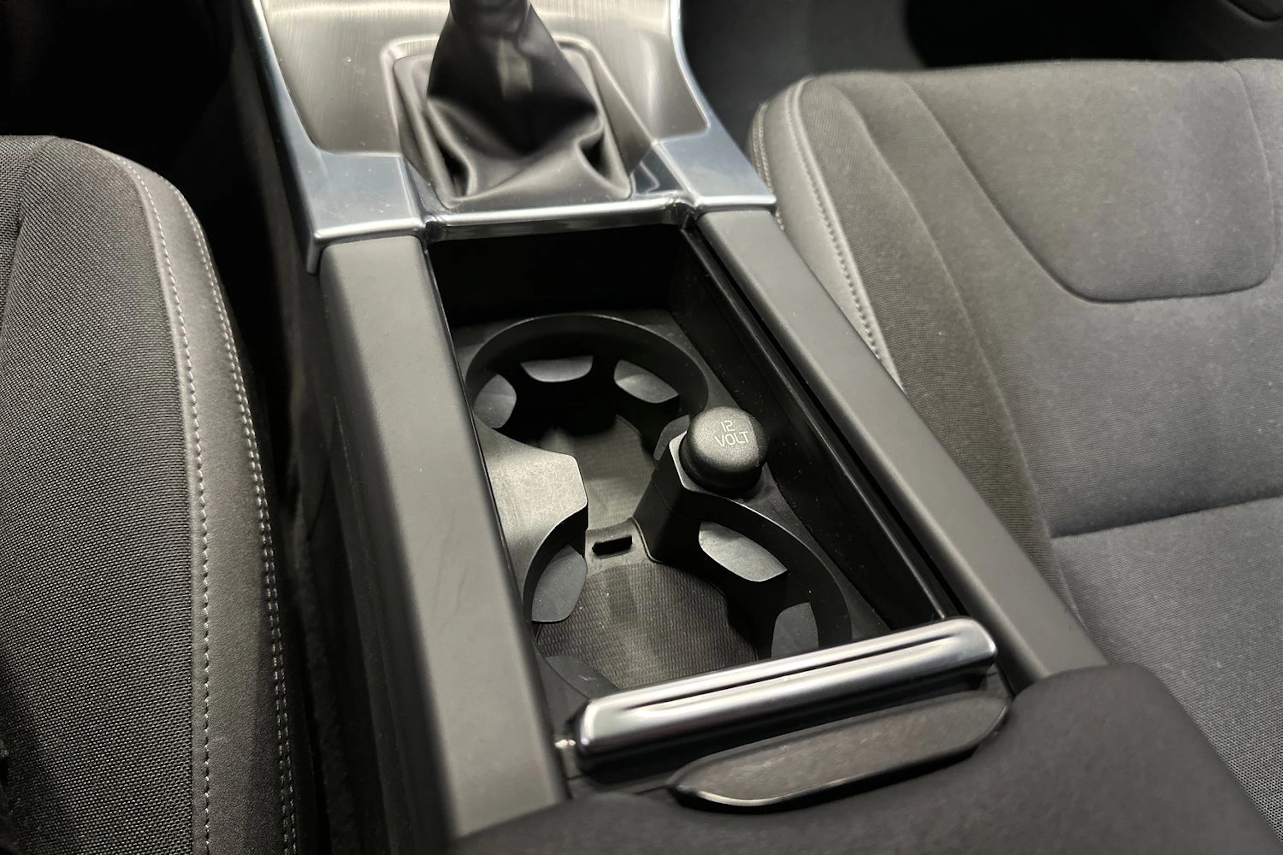 punainen Volvo S60 2013 kuva 18.