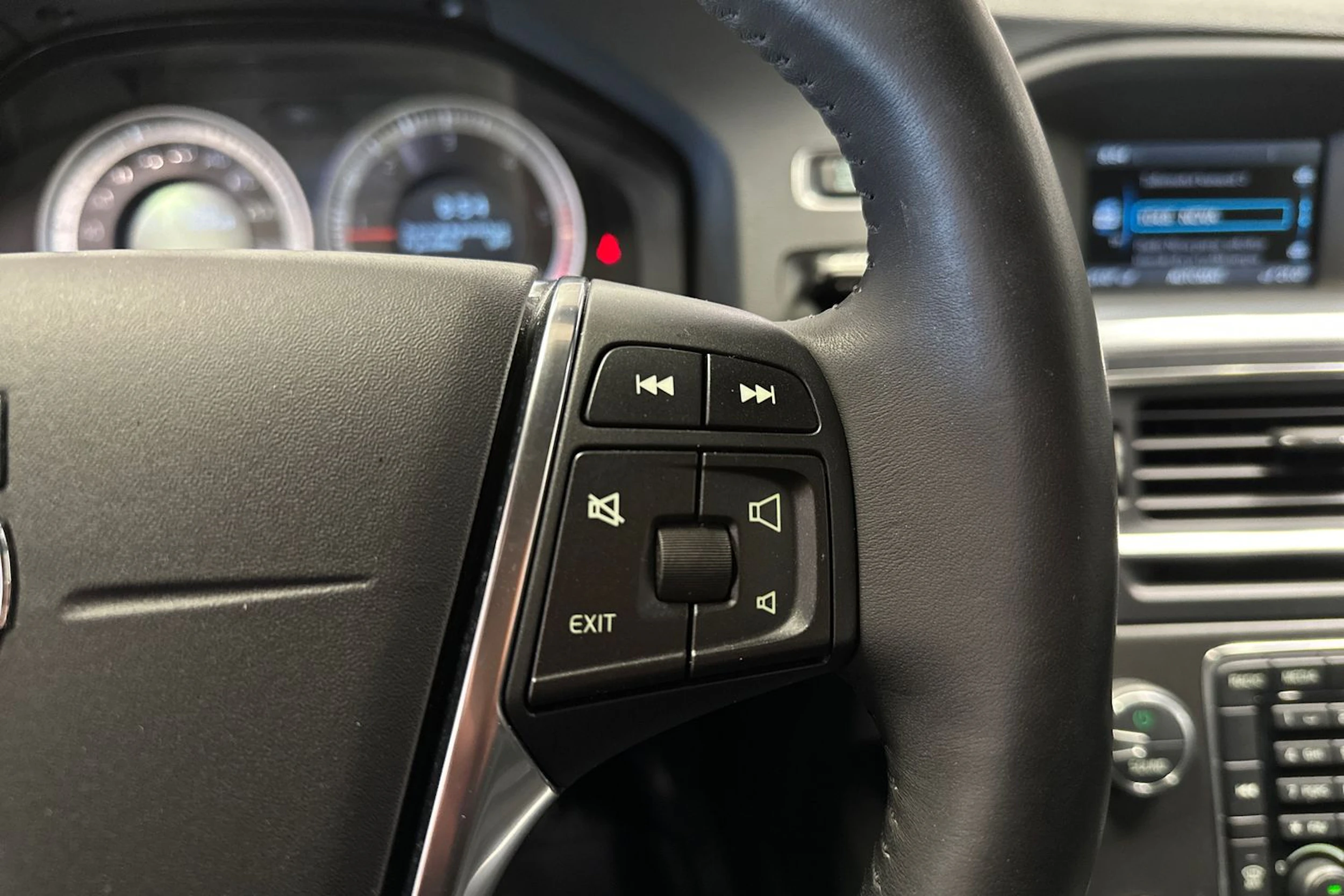 punainen Volvo S60 2013 kuva 22.