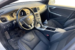 valkoinen Volvo S60 2014 kuva 3.