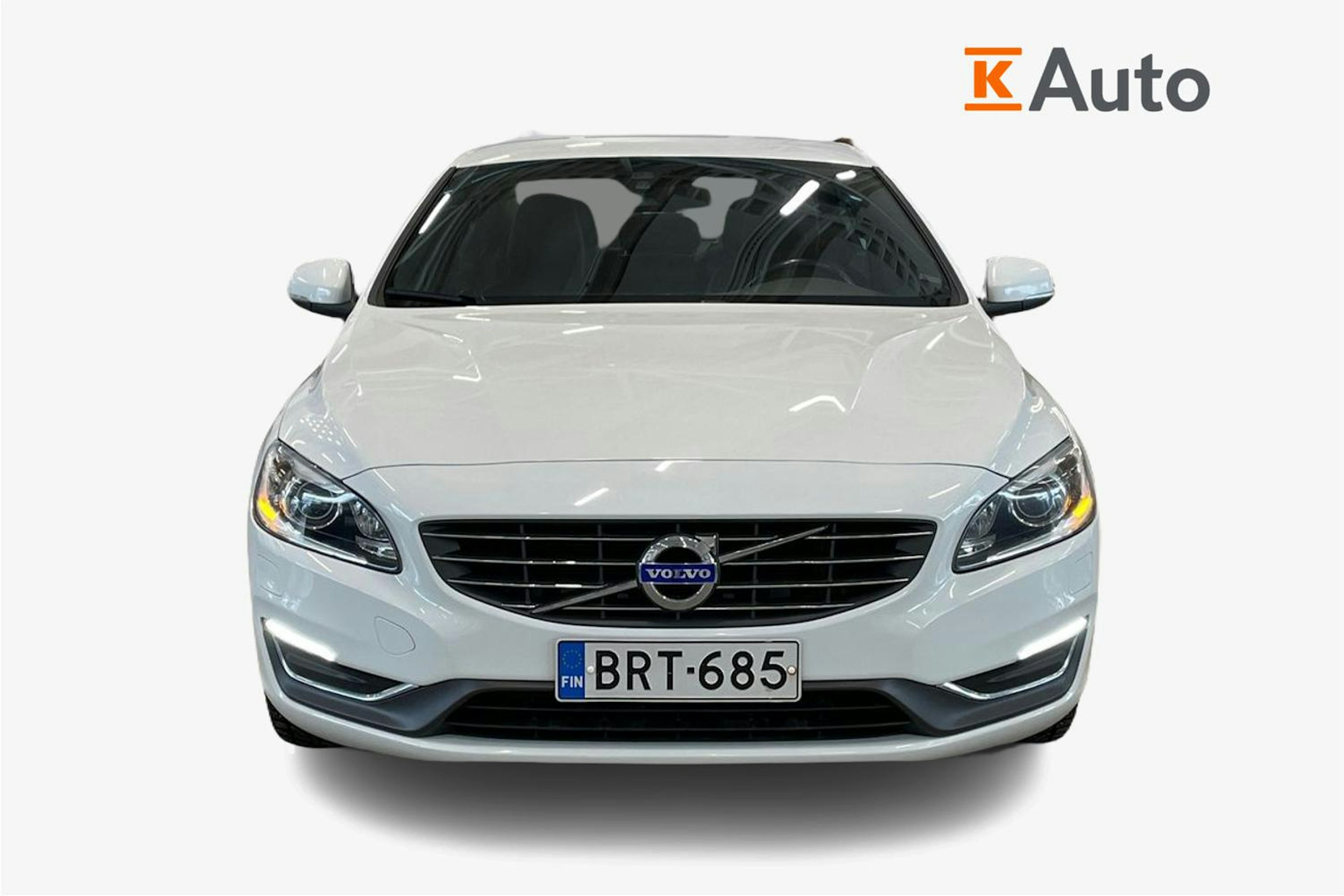 valkoinen Volvo S60 2014 kuva 5.