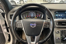 valkoinen Volvo S60 2014 kuva 15.