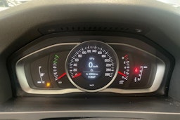 valkoinen Volvo S60 2014 kuva 18.