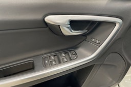 valkoinen Volvo S60 2014 kuva 21.