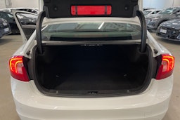 valkoinen Volvo S60 2014 kuva 24.