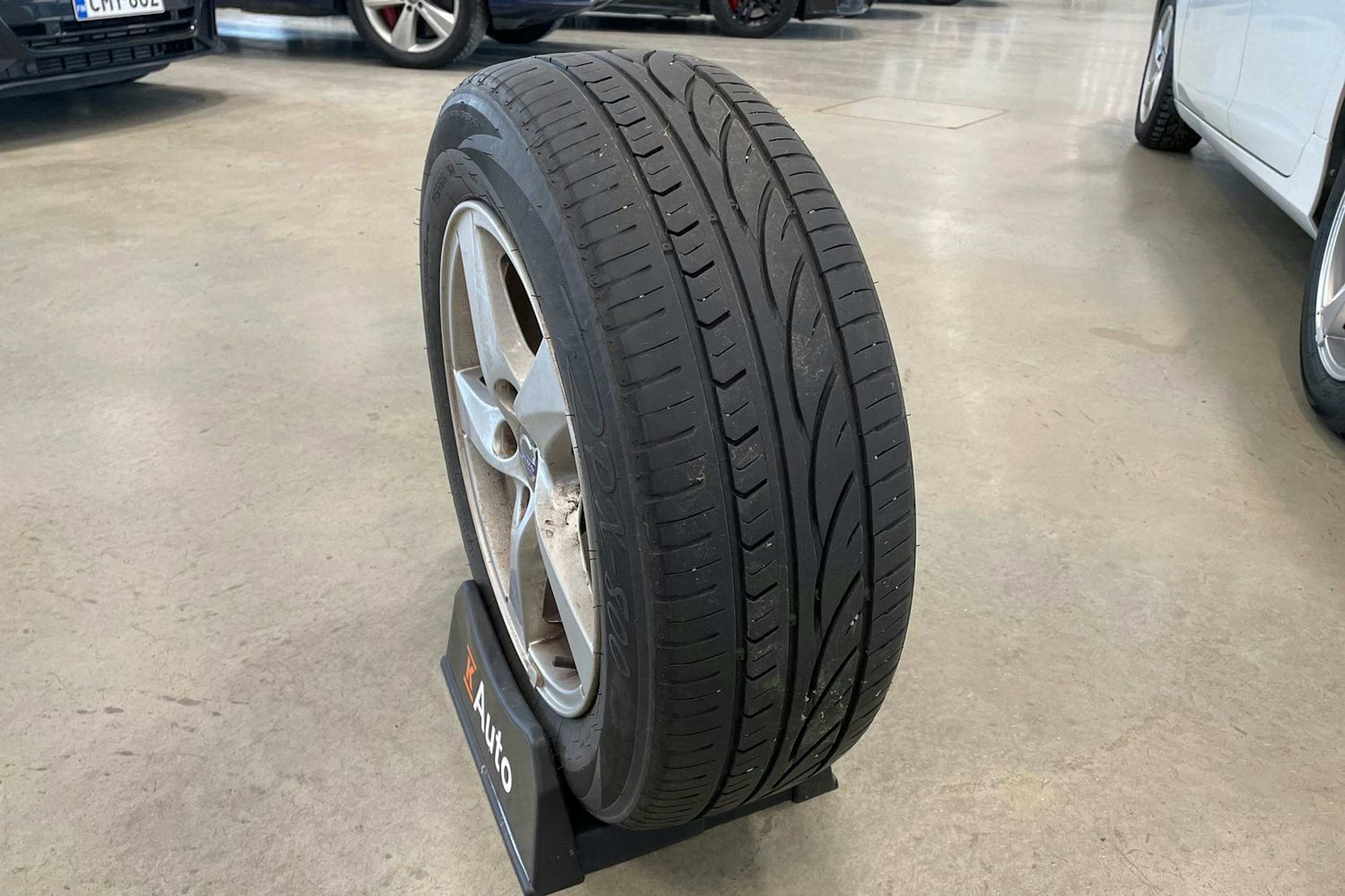 valkoinen Volvo S60 2014 kuva 29.