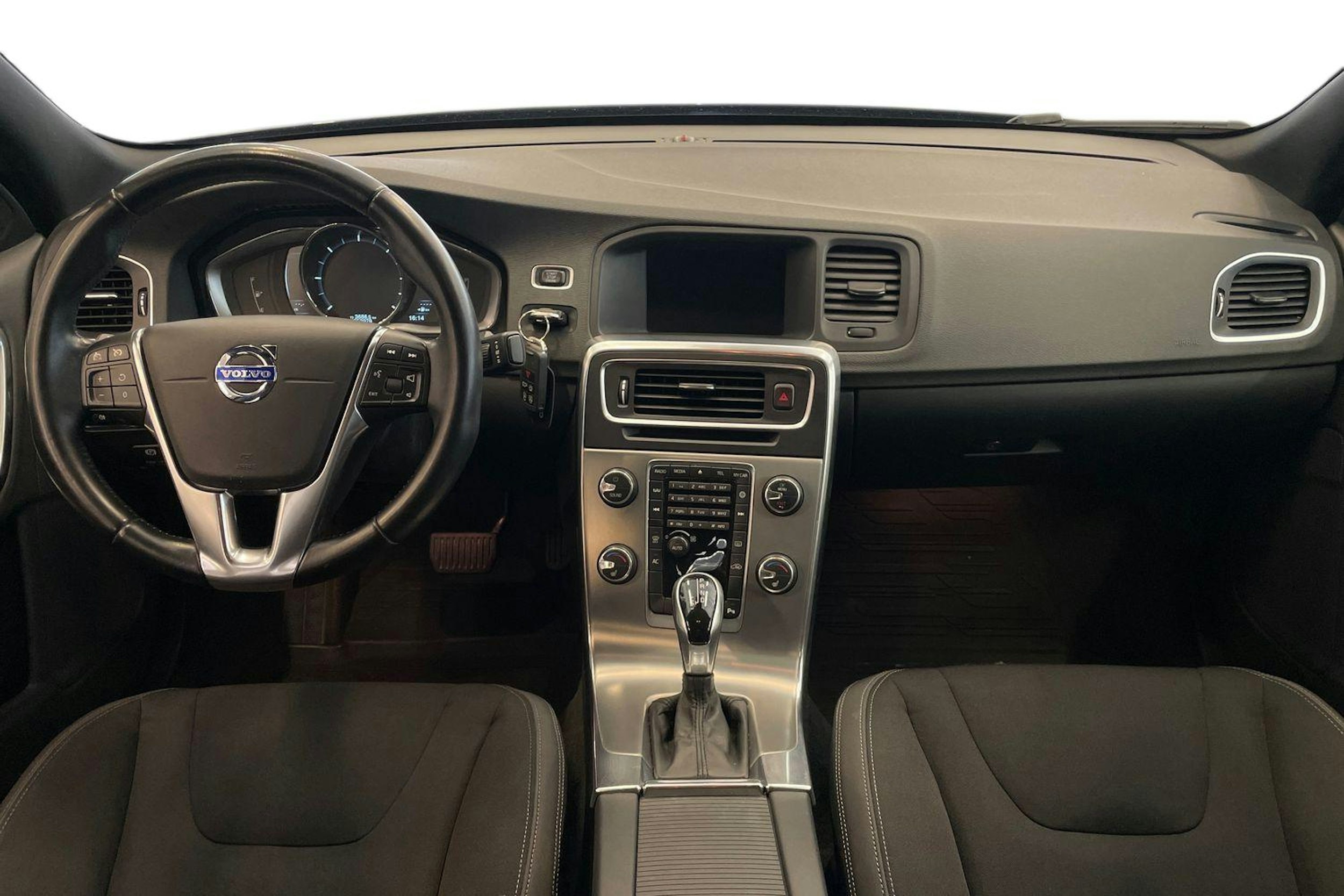 musta Volvo S60 2014 kuva 9.
