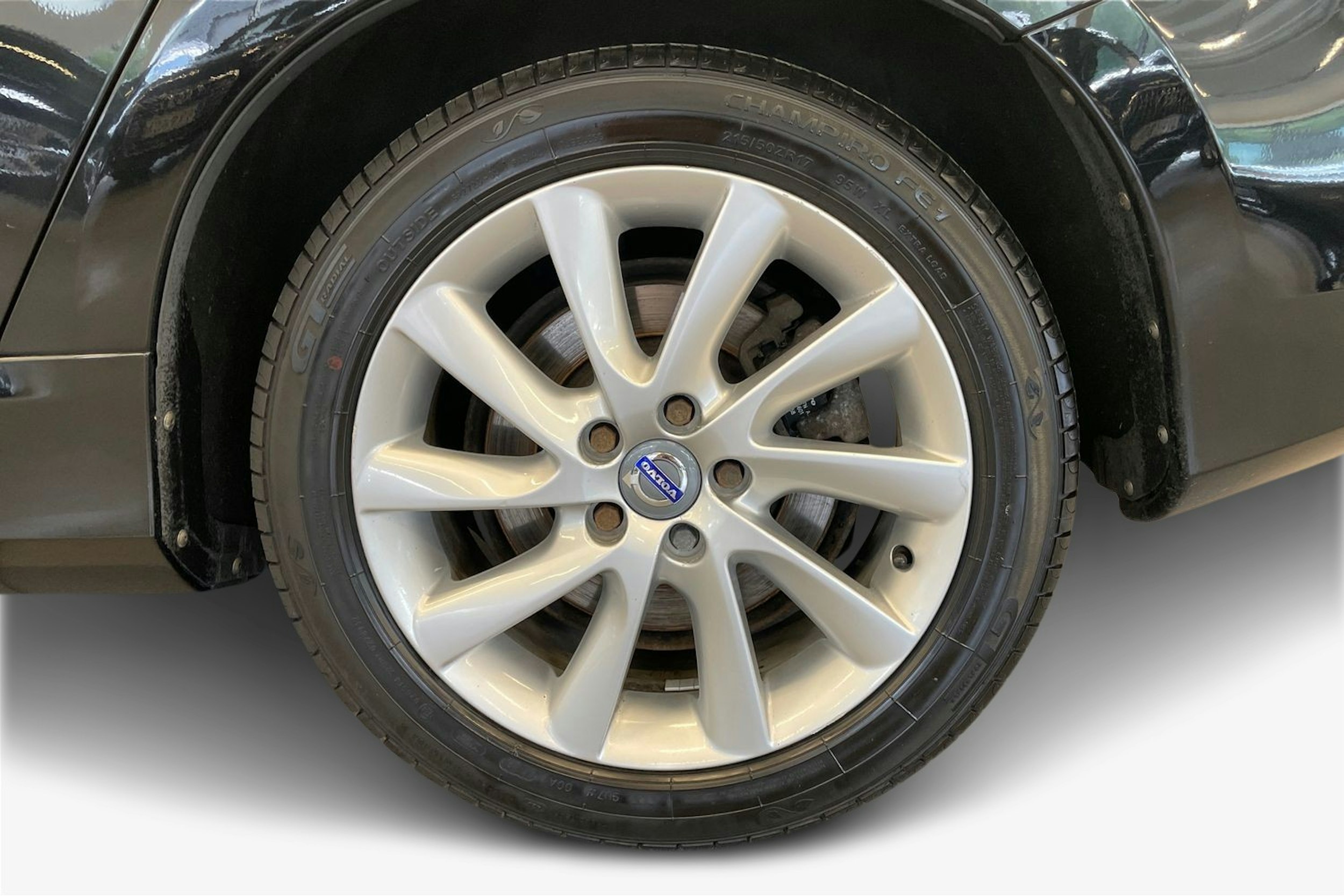 musta Volvo S60 2014 kuva 11.