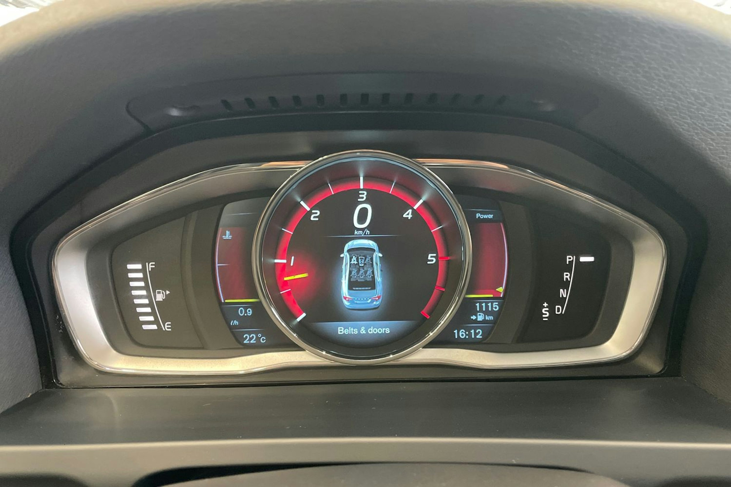 musta Volvo S60 2014 kuva 15.