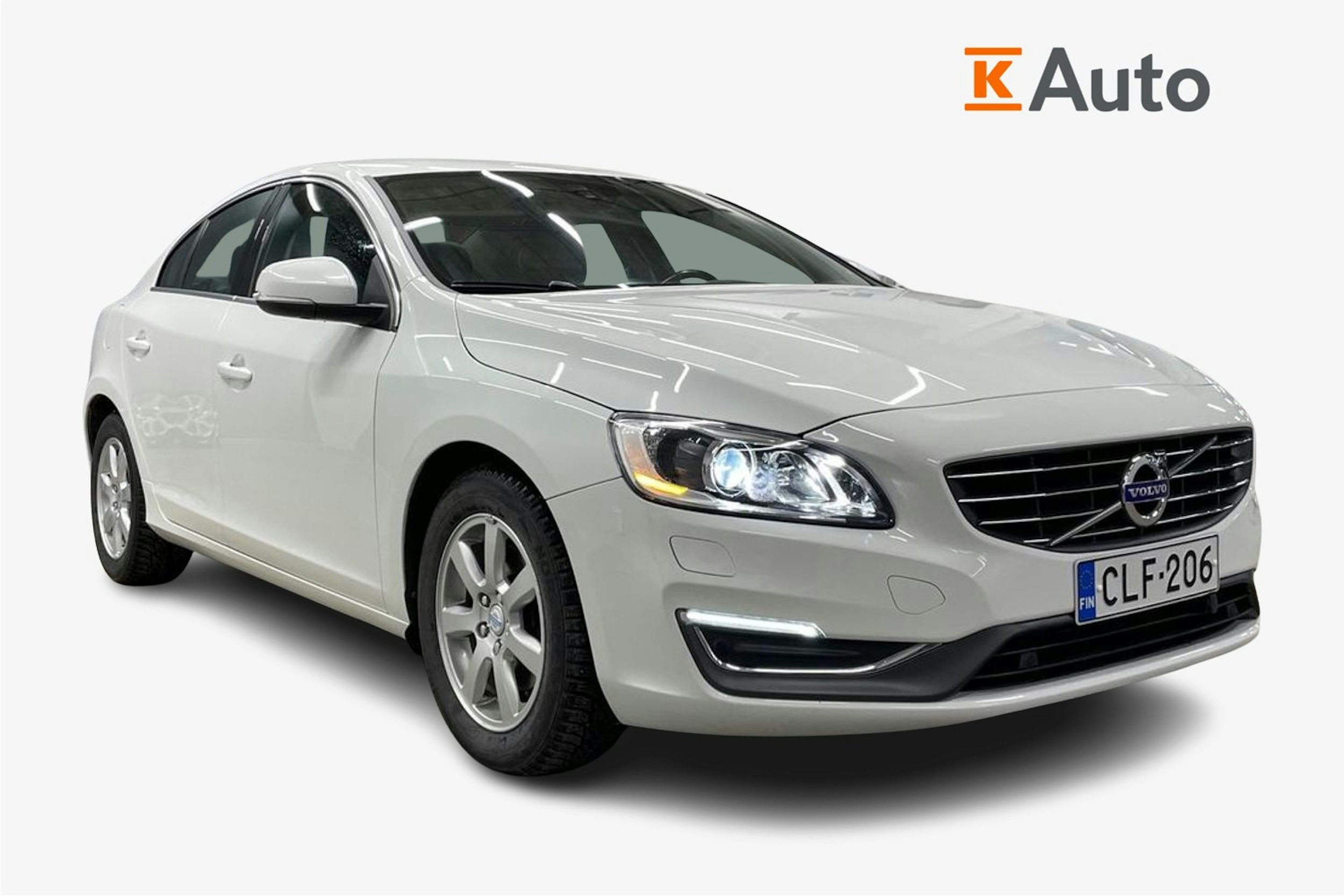 valkoinen Volvo S60 2014 kuva 1.