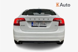 valkoinen Volvo S60 2014 kuva 3.