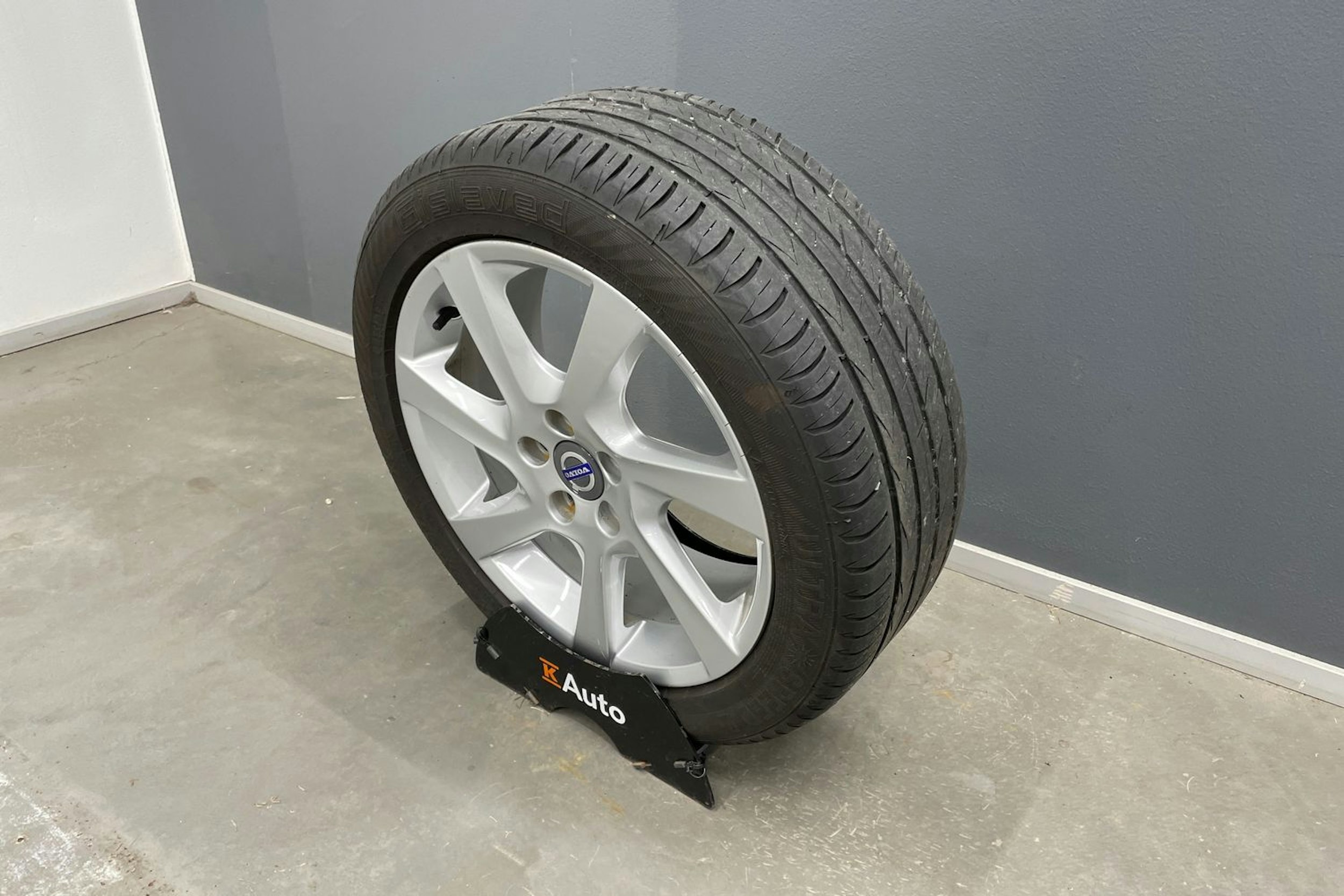 valkoinen Volvo S60 2014 kuva 11.