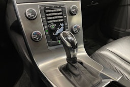 valkoinen Volvo S60 2014 kuva 15.