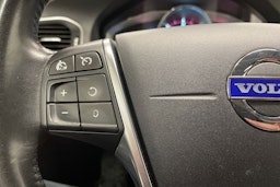 valkoinen Volvo S60 2014 kuva 17.