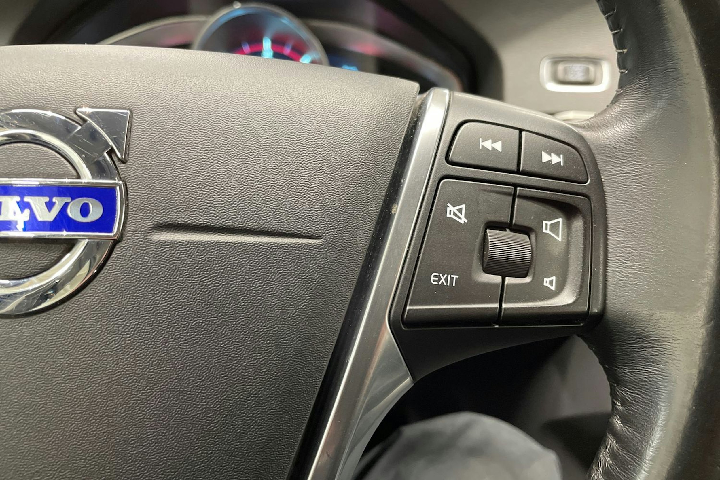 valkoinen Volvo S60 2014 kuva 18.