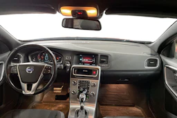 Punainen Volvo S60 2014 kuva 9.