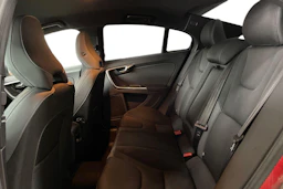 Punainen Volvo S60 2014 kuva 11.