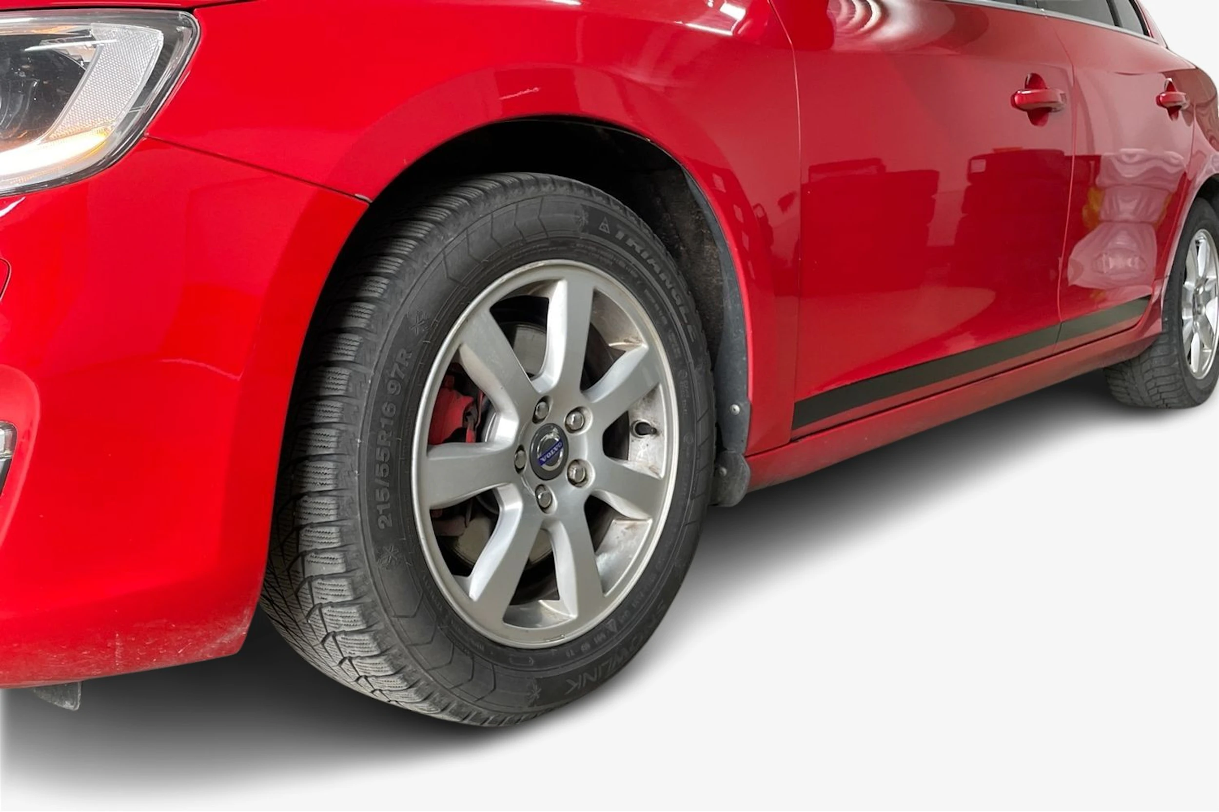 Punainen Volvo S60 2014 kuva 12.