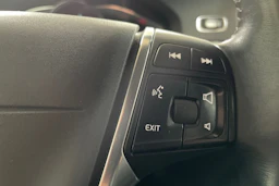 Punainen Volvo S60 2014 kuva 15.