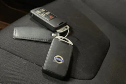 Punainen Volvo S60 2014 kuva 19.