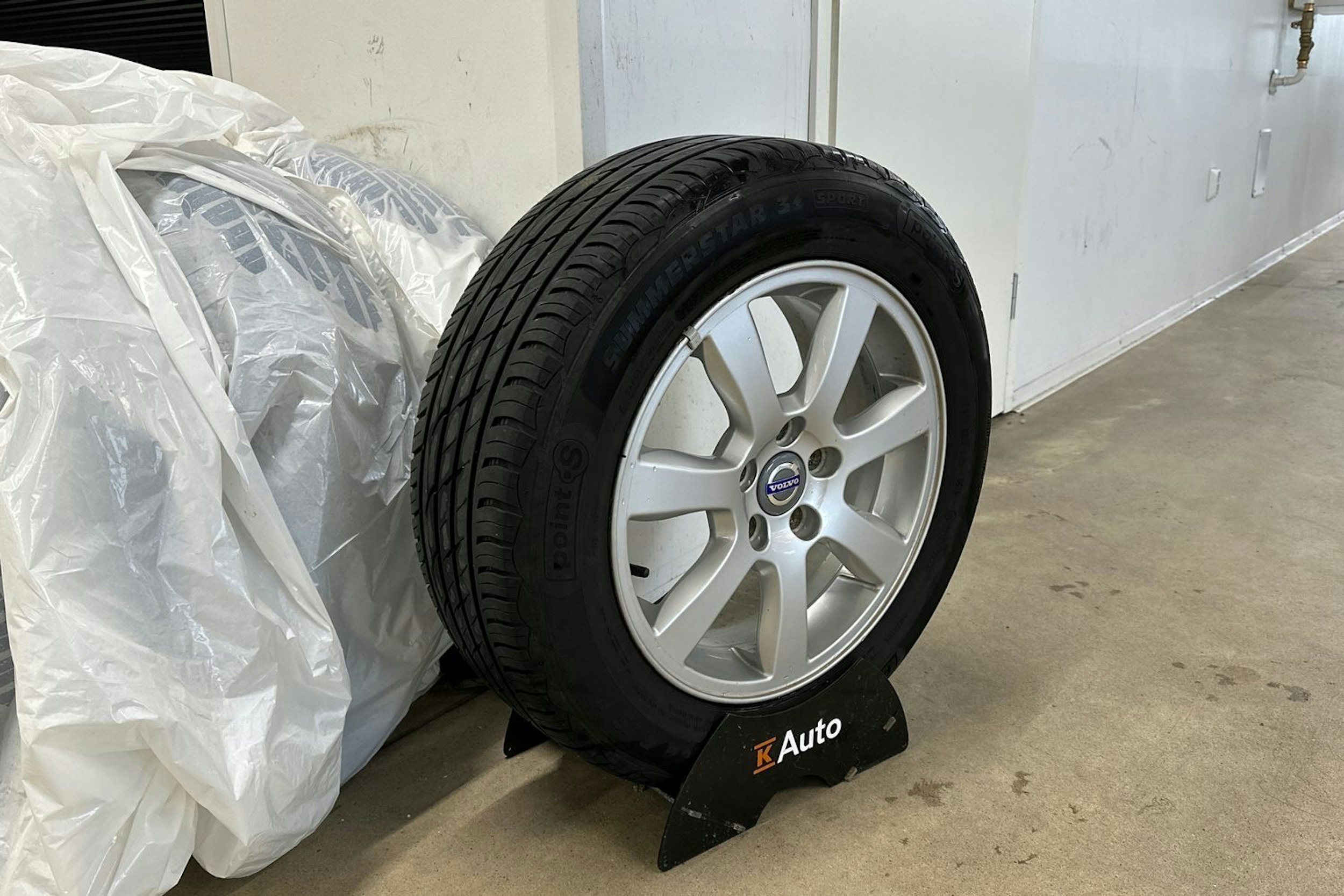 harmaa Volvo S60 2014 kuva 10.