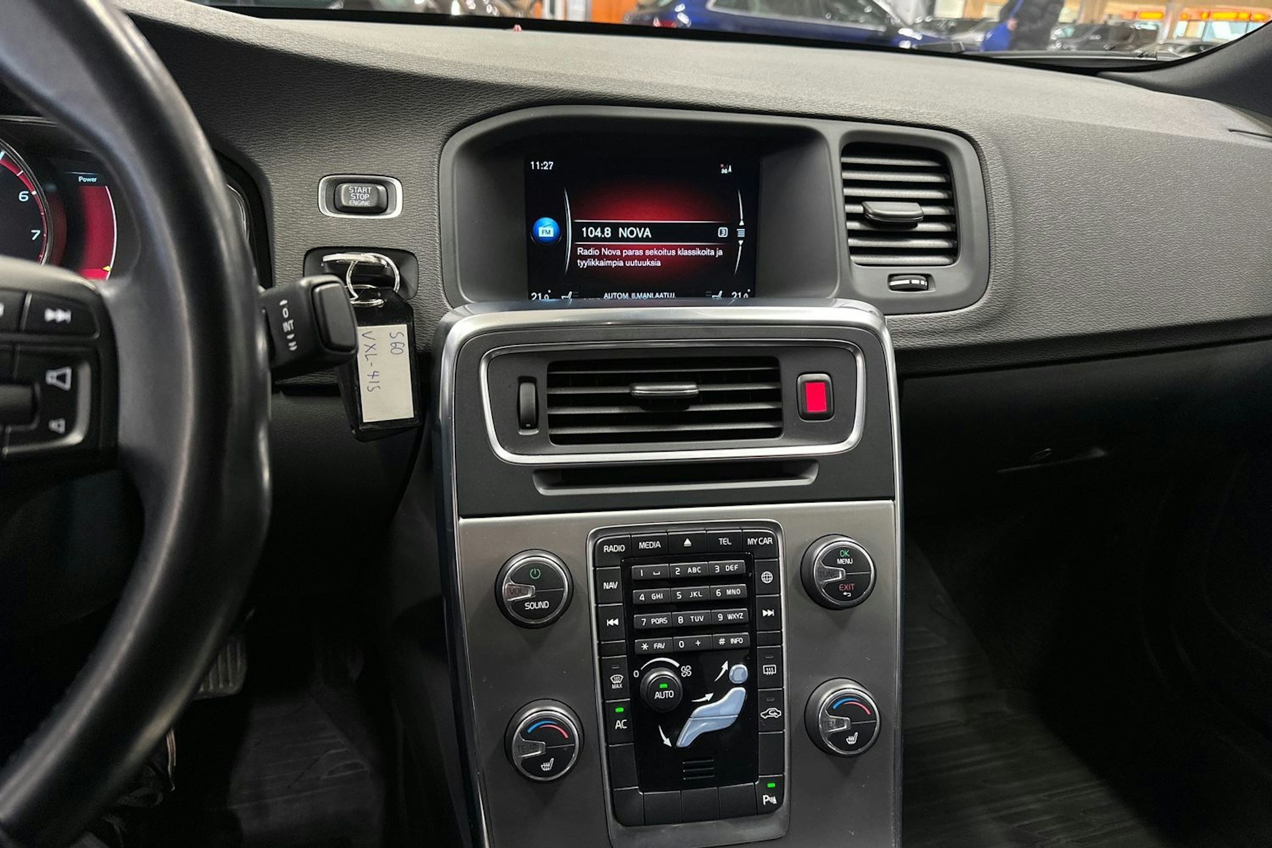 harmaa Volvo S60 2014 kuva 16.