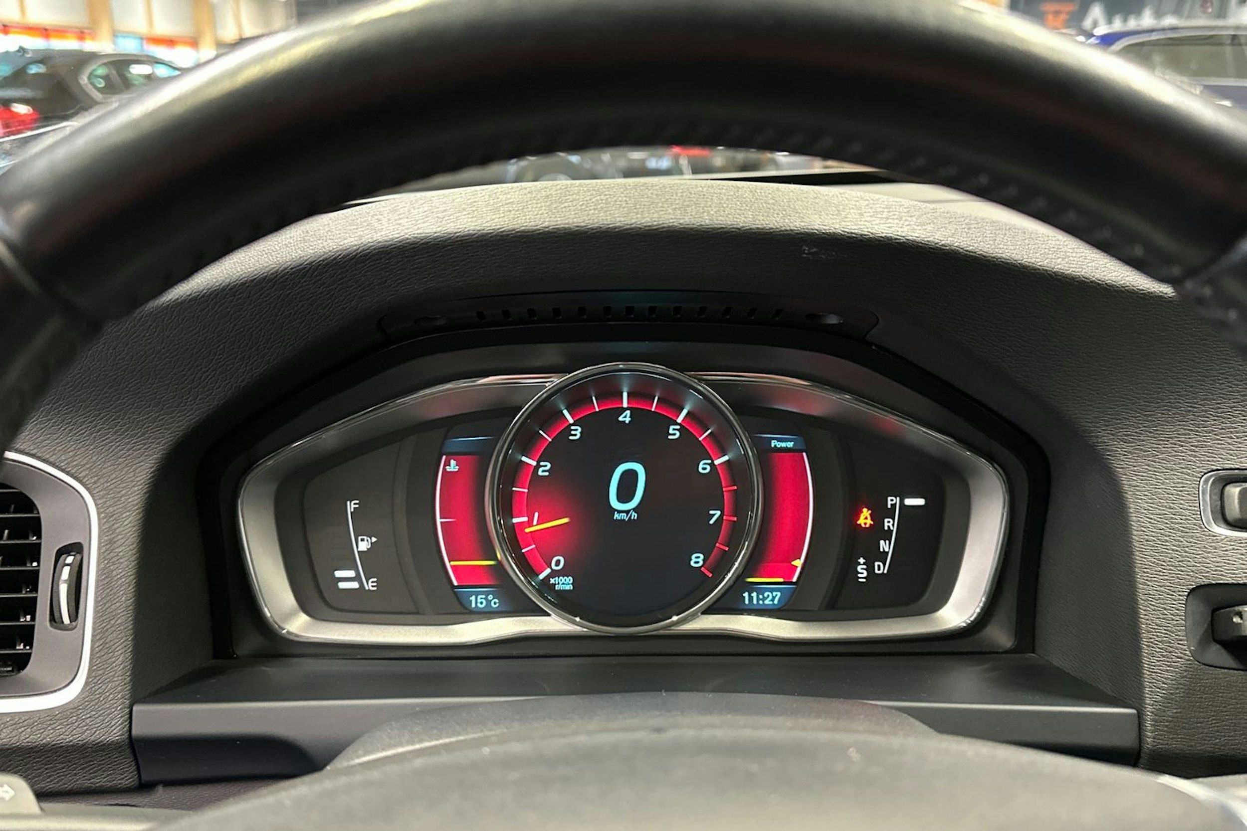 harmaa Volvo S60 2014 kuva 17.