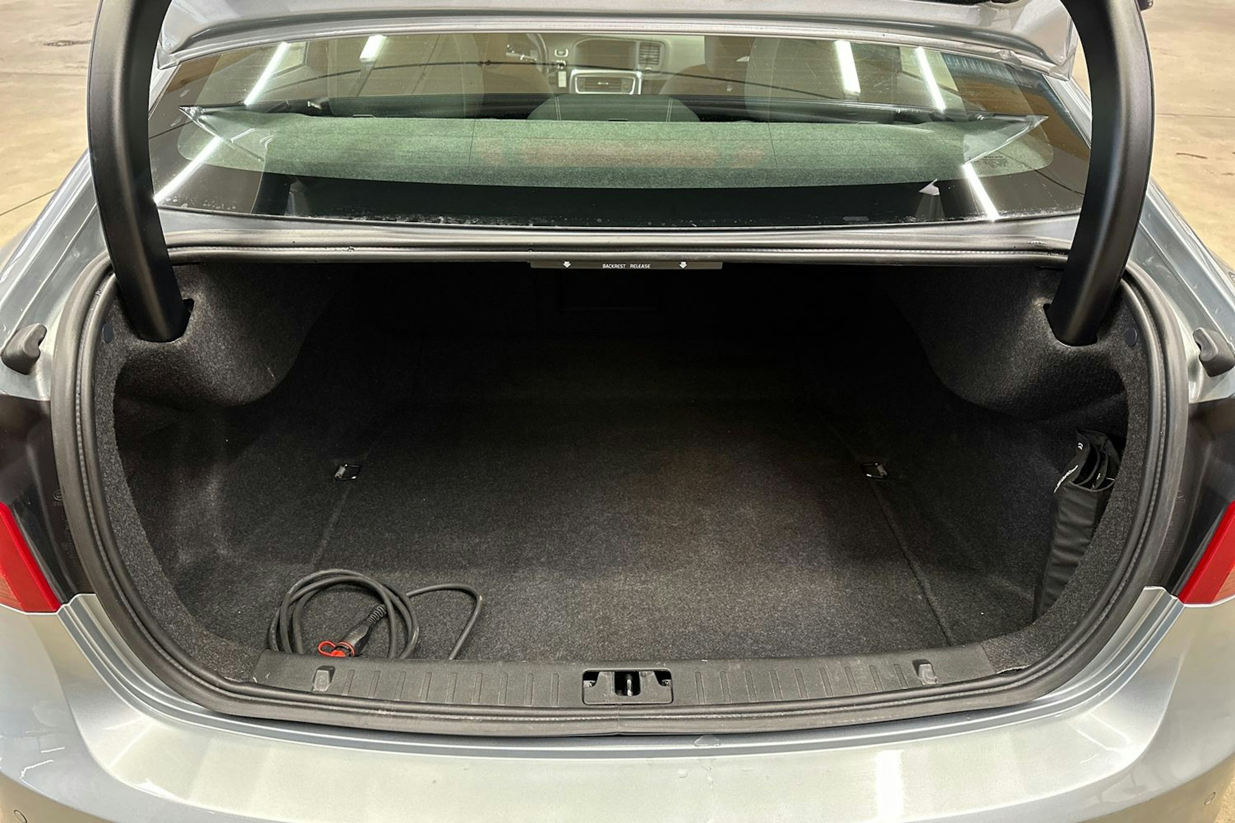 harmaa Volvo S60 2014 kuva 22.