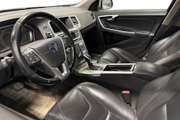 valkoinen Volvo S60 2015 kuva 3.