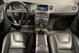 valkoinen Volvo S60 2015 kuva 7.