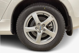 valkoinen Volvo S60 2015 kuva 9.