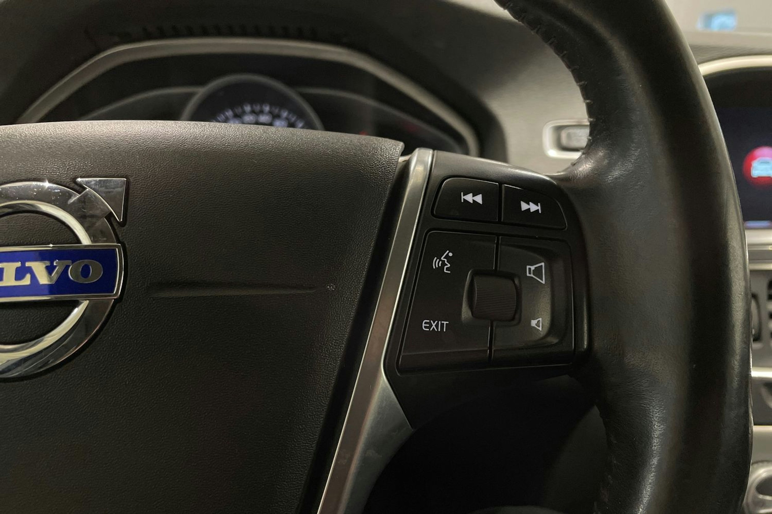 valkoinen Volvo S60 2015 kuva 18.