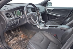 sininen Volvo S60 2016 kuva 3.