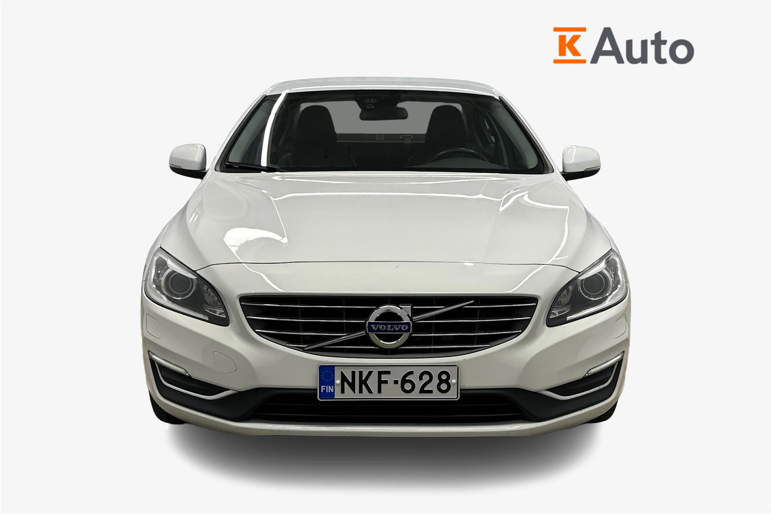 valkoinen Volvo S60 2016 kuva 5.