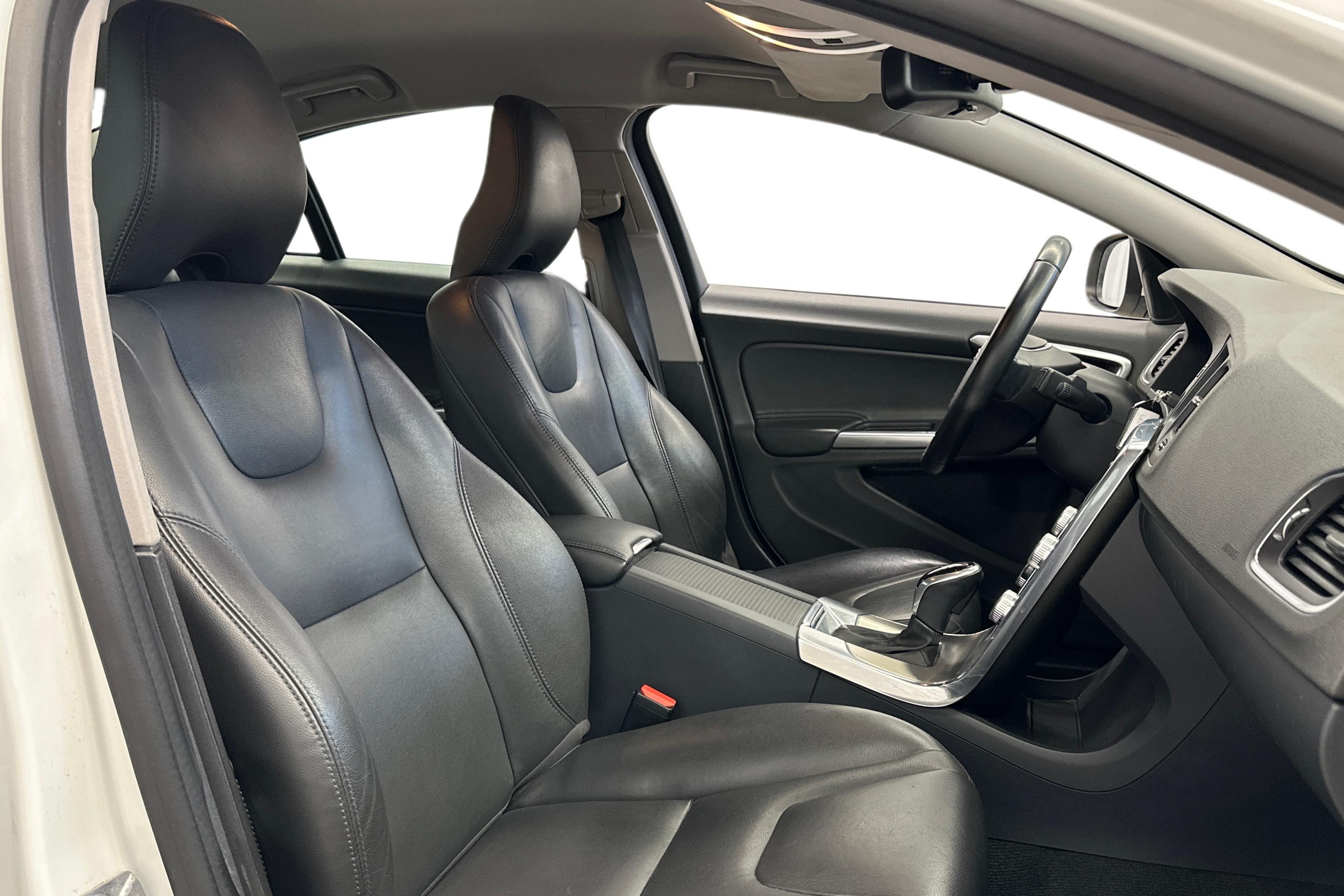 Volvo S60 2016, kuva 7/23
