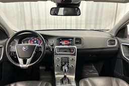 valkoinen Volvo S60 2016 kuva 15.