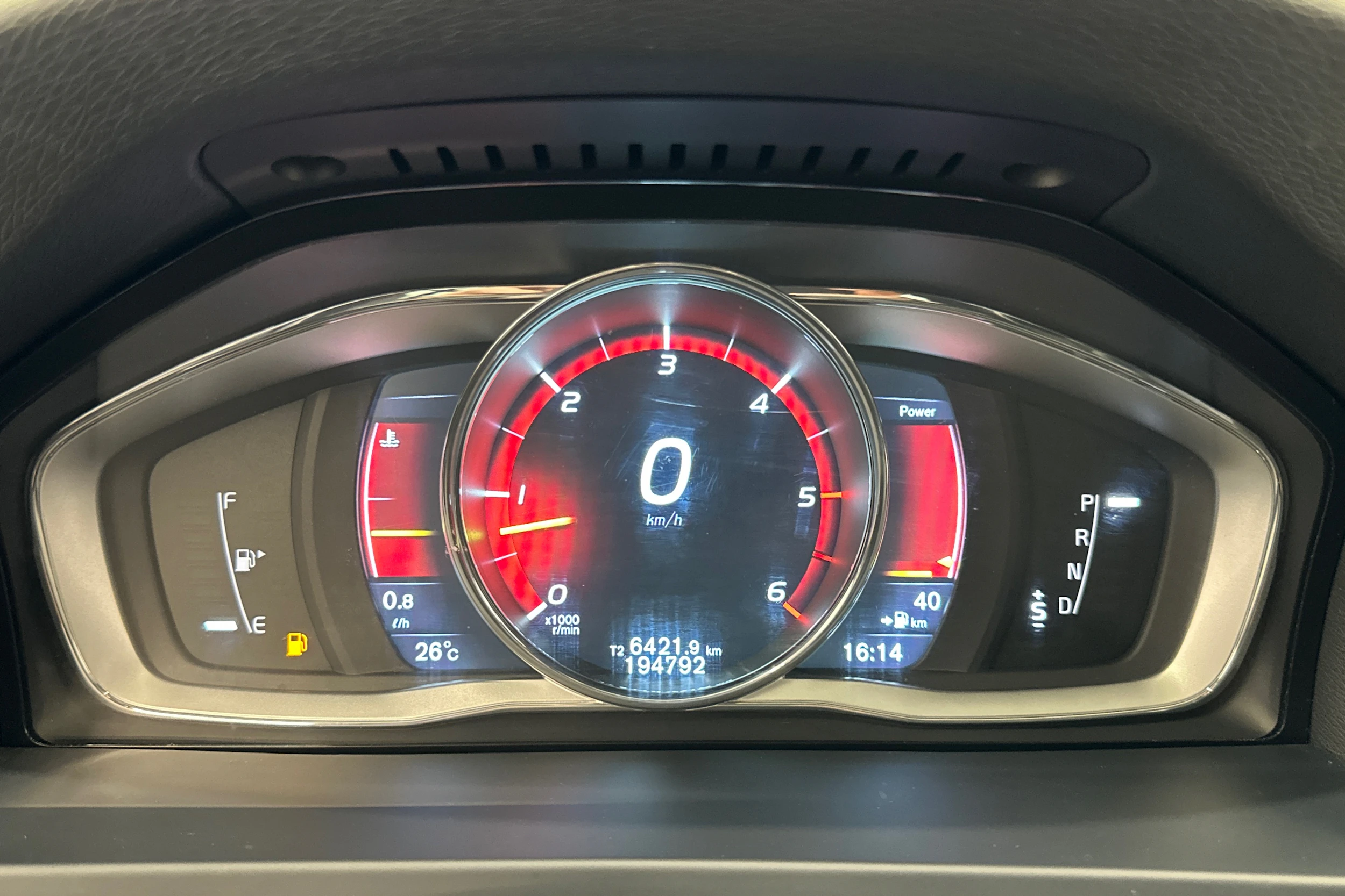 valkoinen Volvo S60 2016 kuva 19.