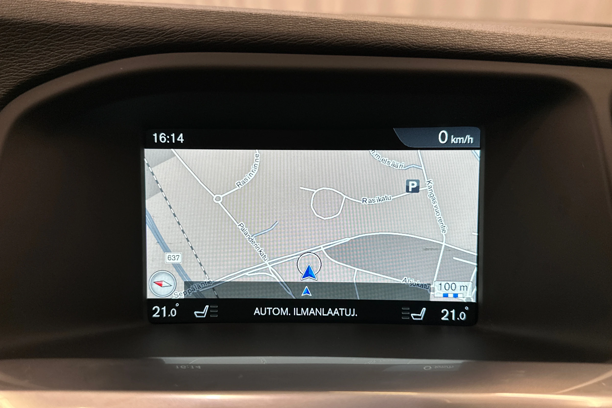 valkoinen Volvo S60 2016 kuva 21.