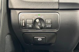 valkoinen Volvo S60 2016 kuva 22.