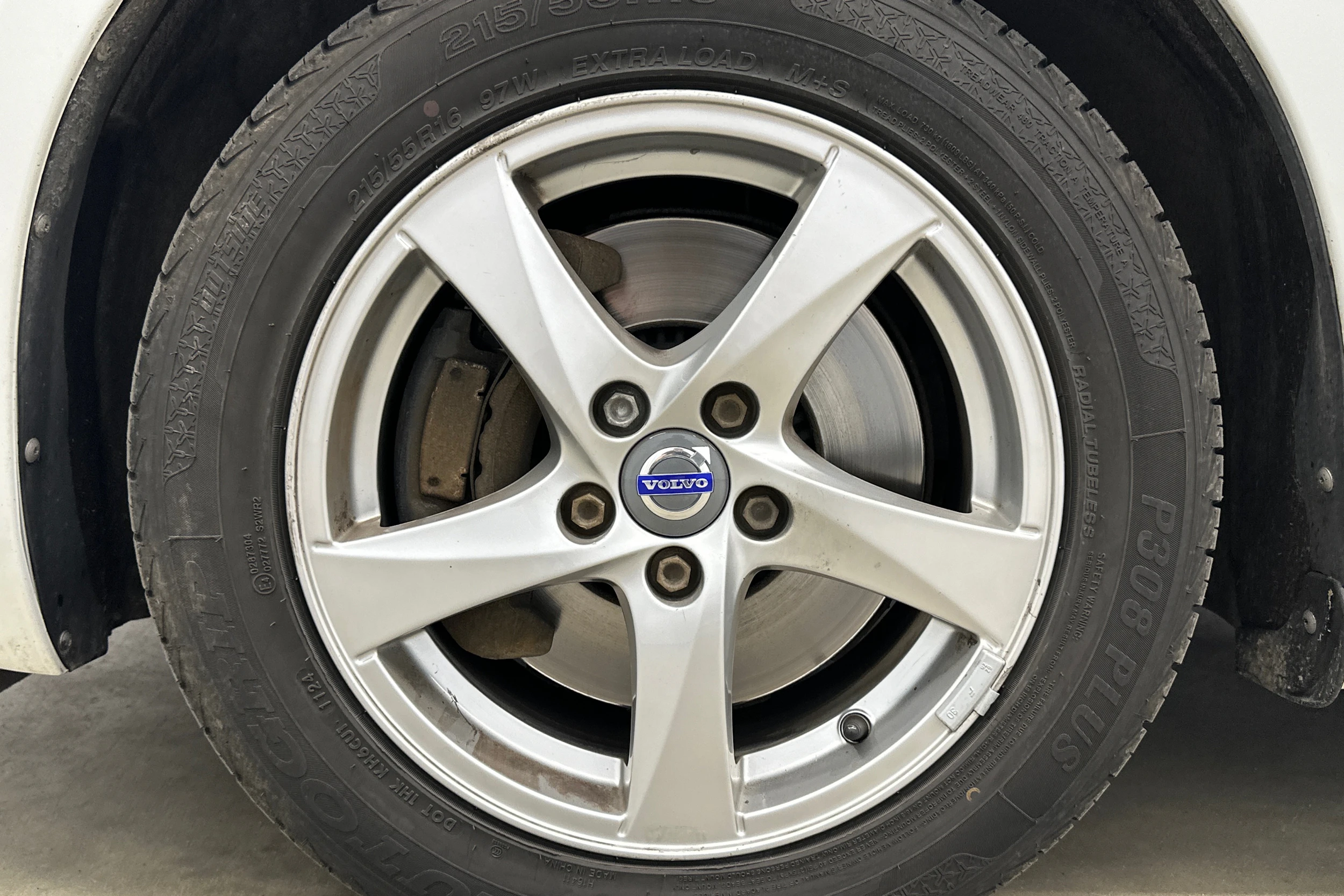 valkoinen Volvo S60 2016 kuva 26.