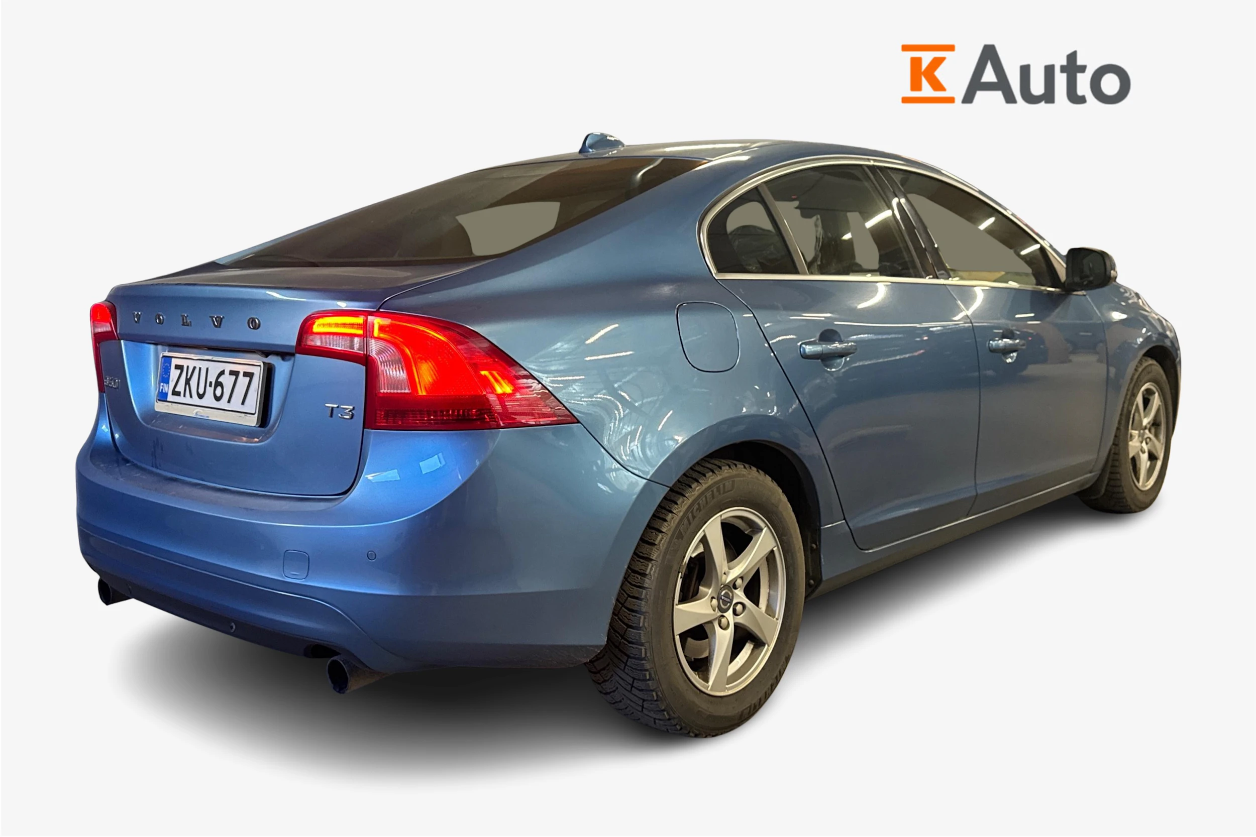 sininen Volvo S60 2016 kuva 2.