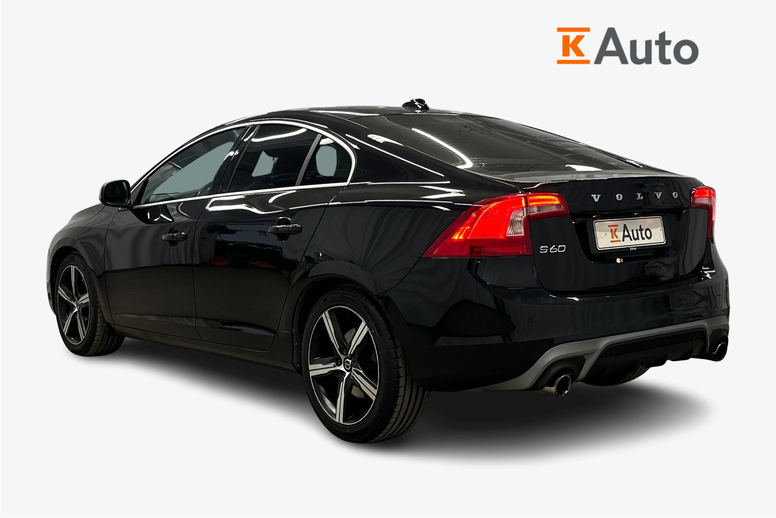 musta Volvo S60 2017 kuva 2.