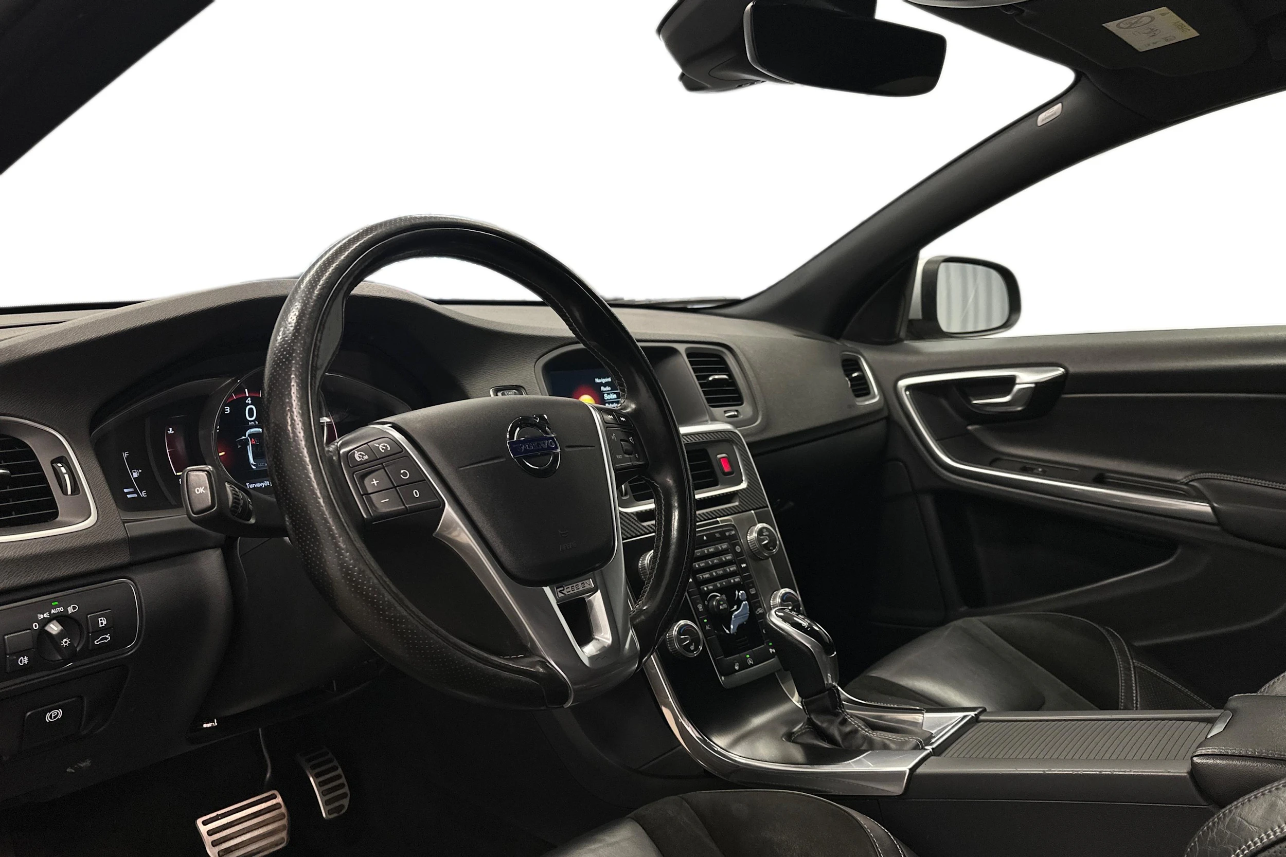 musta Volvo S60 2017 kuva 6.