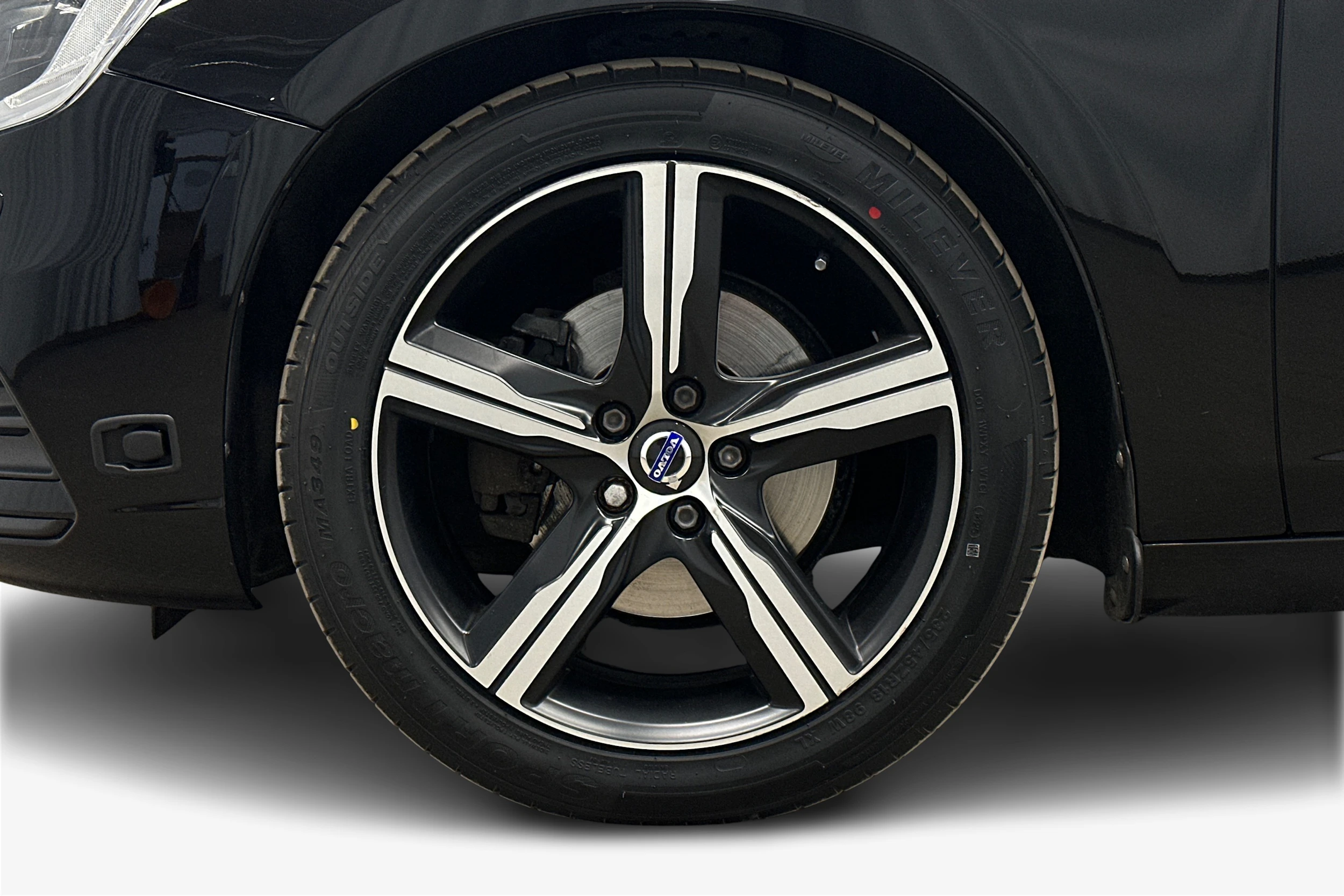 musta Volvo S60 2017 kuva 9.
