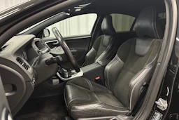 musta Volvo S60 2017 kuva 12.