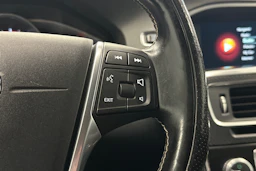 musta Volvo S60 2017 kuva 15.