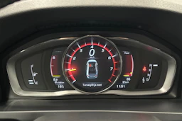 musta Volvo S60 2017 kuva 16.