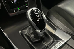musta Volvo S60 2017 kuva 21.